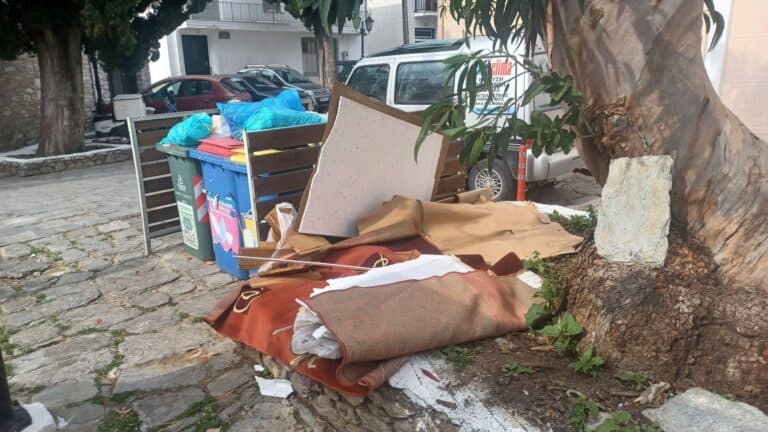 Σκιάθος: Σκουπίδια, αδιαφορία και μια πρόταση που εκθέτει τη δημοτική αρχή