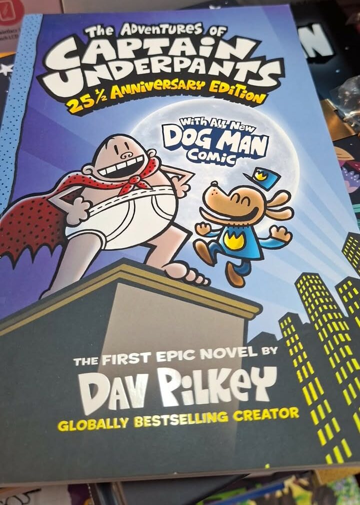 «Captain Underpants»: Το ξεκαρδιστικό βιβλίο που αγαπούν τα παιδιά – Στη «Στην Πένα» στη Σκιάθο
