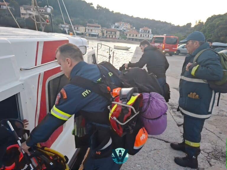 Στη Σκιάθο η Ομάδα Πεζοπόρου Τμήματος της Πυροσβεστικής από τον Κατηγιώργη(βίντεο)
