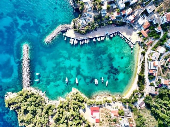 Αντιδράσεις για το σχέδιο κανονισμού στο αλιευτικό καταφύγιο Βότσης-Τι ζητούν οι αλιείς