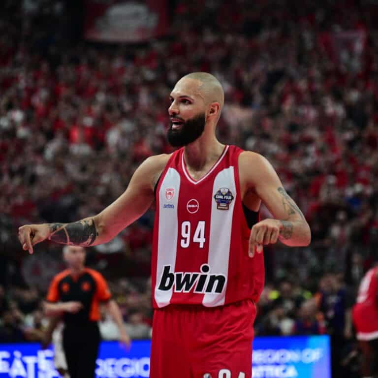 Ολυμπιακός – Ρεάλ Μαδρίτης 92-85: Οι Πειραιώτες κατέκτησαν την Euroleague και σήκωσαν το τέταρτο ευρωπαϊκό