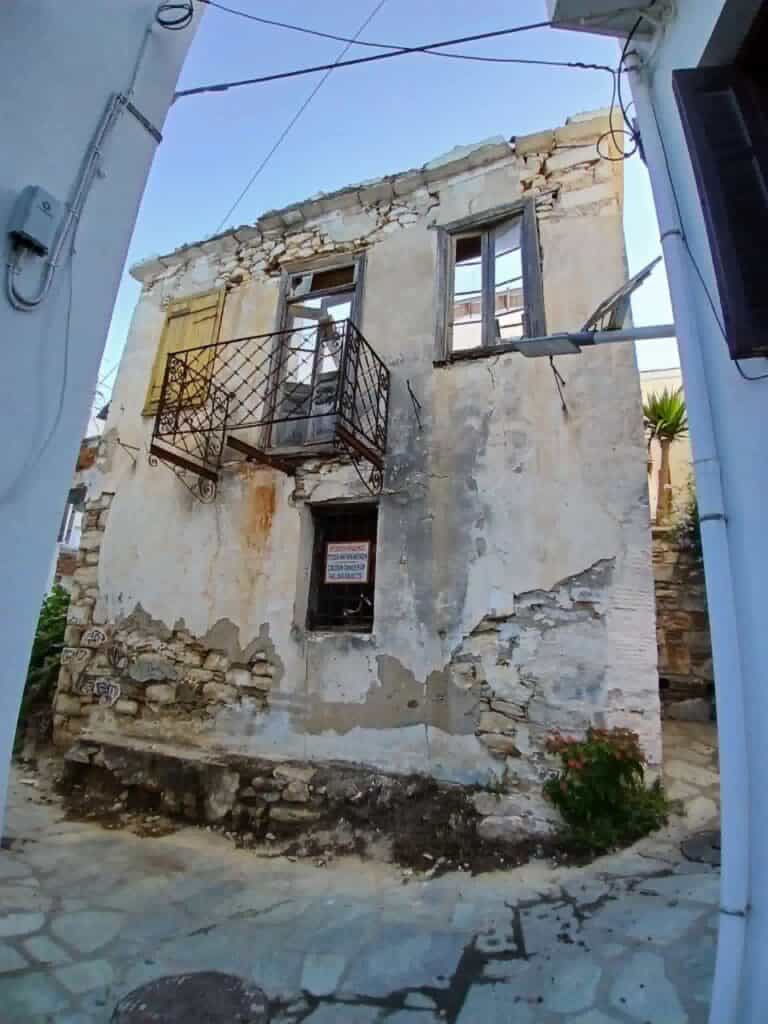 ΑΝΑΓΝΩΣΤΗΣ ΜΠΟΝΑΚΗΣ: Ο ΠΡΩΤΟΣ ΔΗΜΑΡΧΟΣ ΣΤΗ ΣΚΙΑΘΟ ΚΑΙ ΤΟ ΣΠΙΤΙ ΤΟΥ ΣΗΜΕΡΑ…