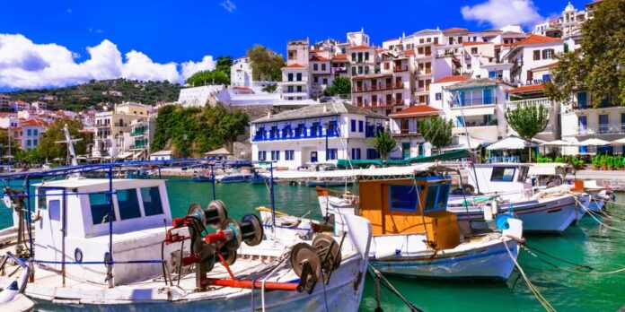 Η Σκόπελος στους κορυφαίους κινηματογραφικούς προορισμούς της Μεσογείου