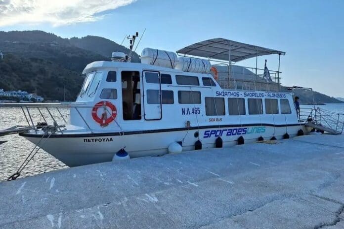Βλάβη σε πλοίο με 20 επιβάτες στη Γλώσσα Σκοπέλου