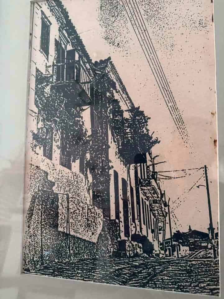 TA ΔΥΟ ΣΚΙΑΘΙΤΙΚΑ ΣΠΙΤΙΑ ΠΟΥ ΖΩΓΡΑΦΙΣΕ Ο ΓΙΑΝΝΗΣ ΜΙΧΑΗΛΙΔΗ