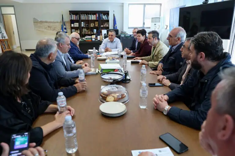 Συνάντηση του Περιφερειάρχη Θεσσαλίας Δημήτρη Κουρέτα με κλιμάκιο του ΠΑΣΟΚ – Κινήματος Αλλαγής