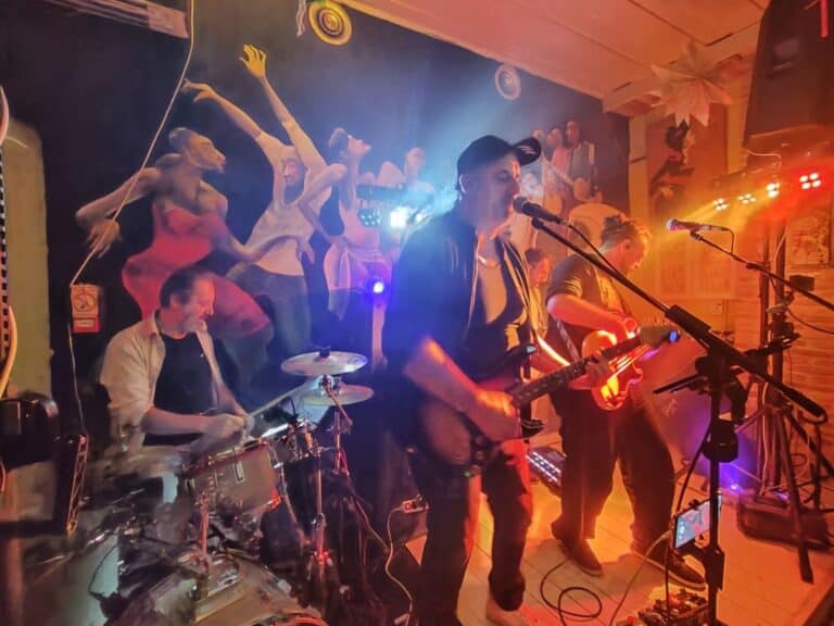 Gravity X live στο Main Street – Μια βραδιά γεμάτη ελληνικό rock στη Σκιάθο