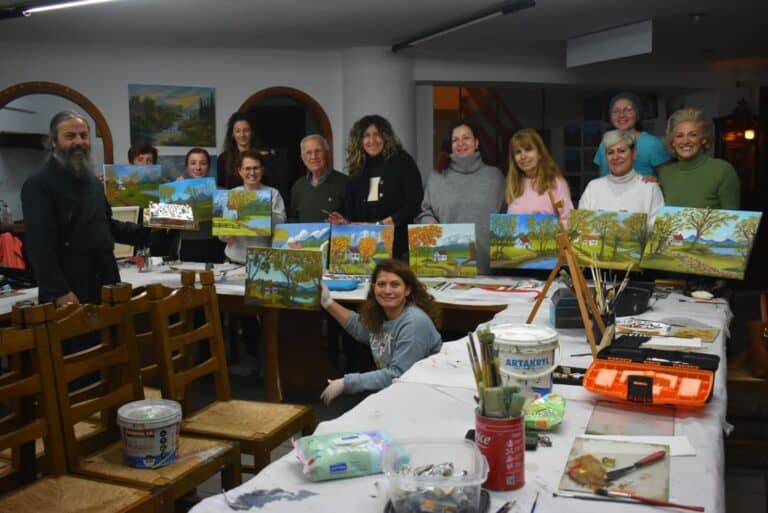 Το εργαστήρι ζωγραφικής «Μετ’ έρωτος την φύσιν» έκοψε τις βασιλόπιτές του με καλλιτεχνικά δώρα(εικόνες)