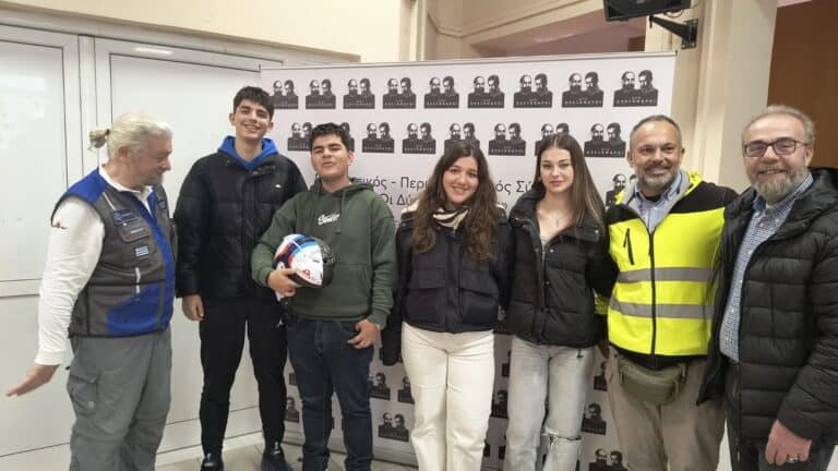 «Μοτοσυκλετώντας… χαίρομαι!» –Μια ουσιαστική ημερίδα οδικής ασφάλειας στο Γενικό Λύκειο Σκιάθου