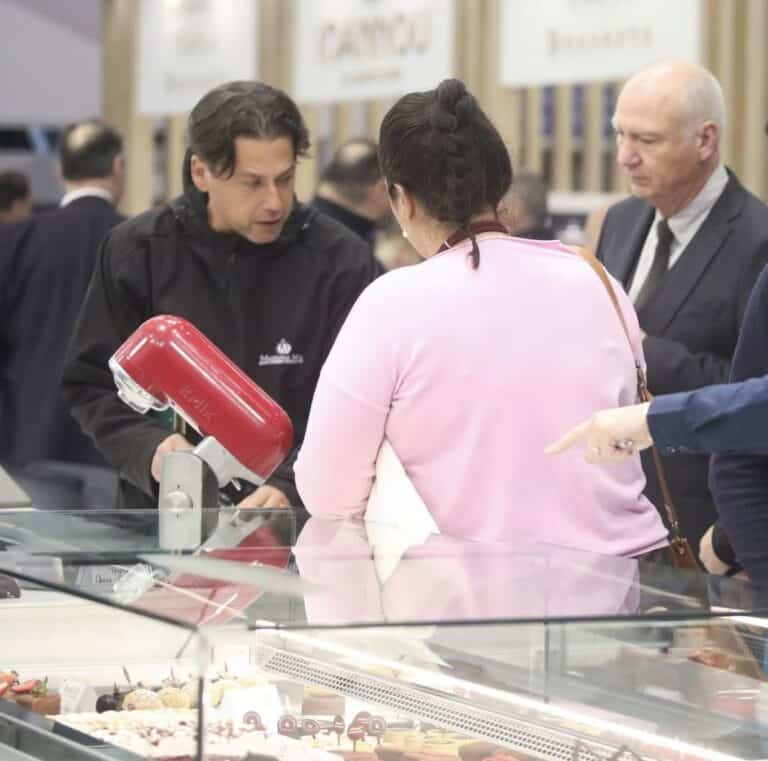 Παρουσία της Σκιάθου στην Artozyma 2026 με τα αδέλφια Βελετζάκου και το Mamma Mia Pastries