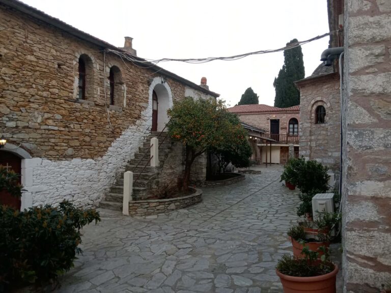 Στην Ακολουθία των Γ΄ Χαιρετισμών το Εσπερινό ΕΠΑΛ Σκιάθου