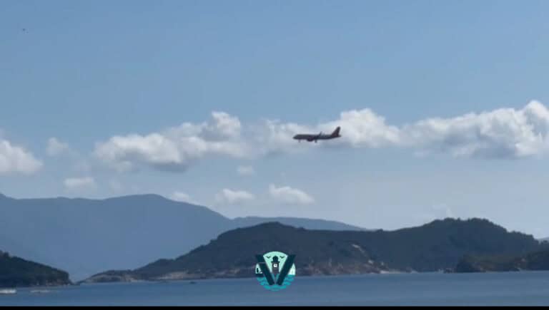 Πρεμιέρα της τουριστικής σεζόν στη Σκιάθο με την πρώτη πτήση της easyJet από Μπρίστολ