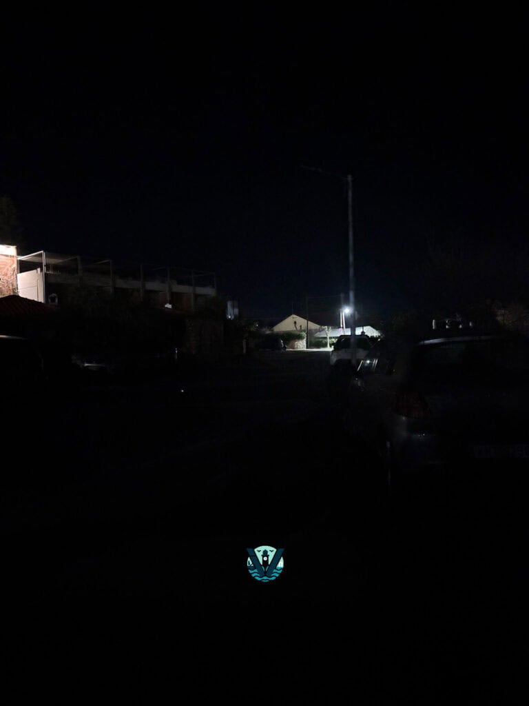 «Βυθισμένο στο σκοτάδι» το νέο λιμάνι της Σκιάθου(εικόνες)