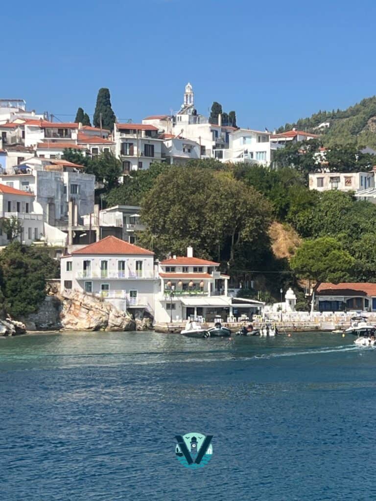 «Σιγή… εργοταξίου» στη Σκιάθο – αλλά ποιος πληρώνει το κόστος;