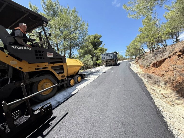 Έργο ασφαλτόστρωσης στην περιοχή Κοκκινόγια