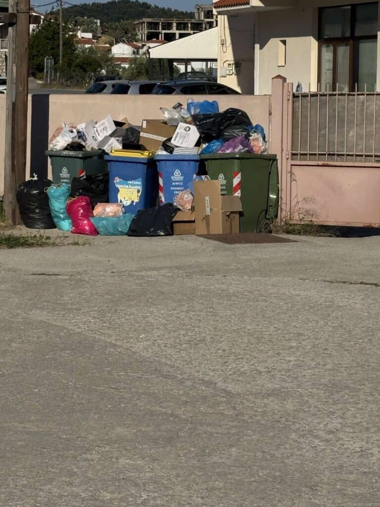 Εικόνες εγκατάλειψης και κίνδυνος για τη δημόσια υγεία
