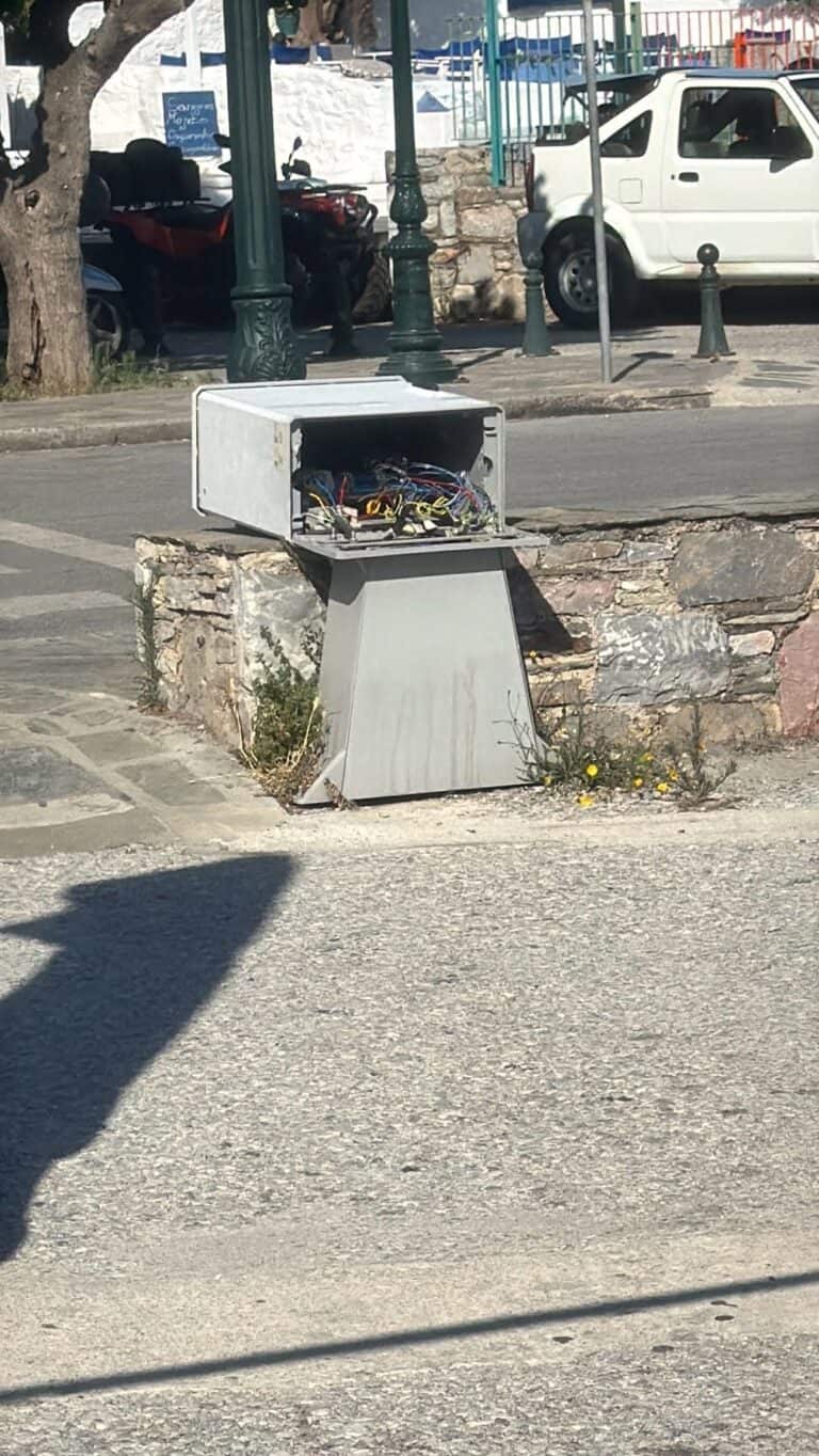 Αγανακτισμένος ο Δήμαρχος Σκοπέλου: “Σήμερα ο πίνακας, αύριο τι;”