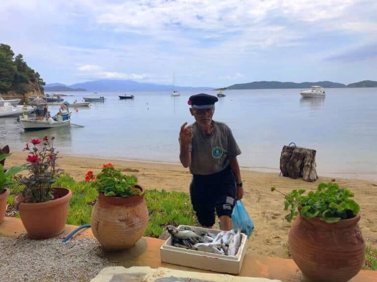 ΜΑΣ ΛΕΙΠΟΥΝ ΟΙ ΠΑΡΑΓΩΓΟΙ ΚΙ ΟΧΙ ΤΑ ΥΠΕΡΜΑΡΚΕΤ
