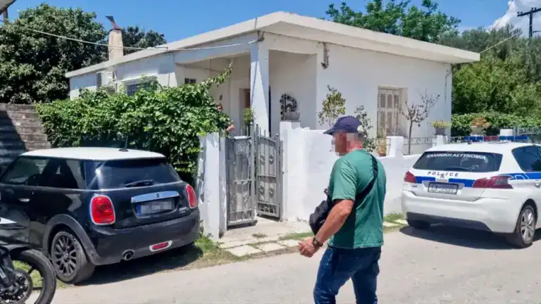 Διπλή δολοφονία στο Αίγιο: Το τρίτο πρόσωπο που «δείχνει» ο 65χρονος Ιταλός – Το DNA στη σκανδάλη του φλόμπερ και η «σκούπα ρομπότ»