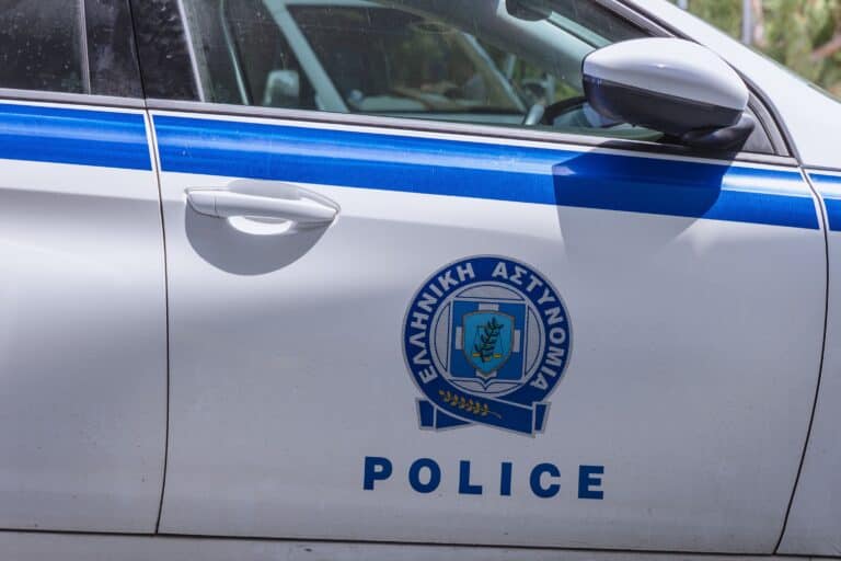 Σύλληψη επιχειρηματία για παράνομη κατάληψη αιγιαλού