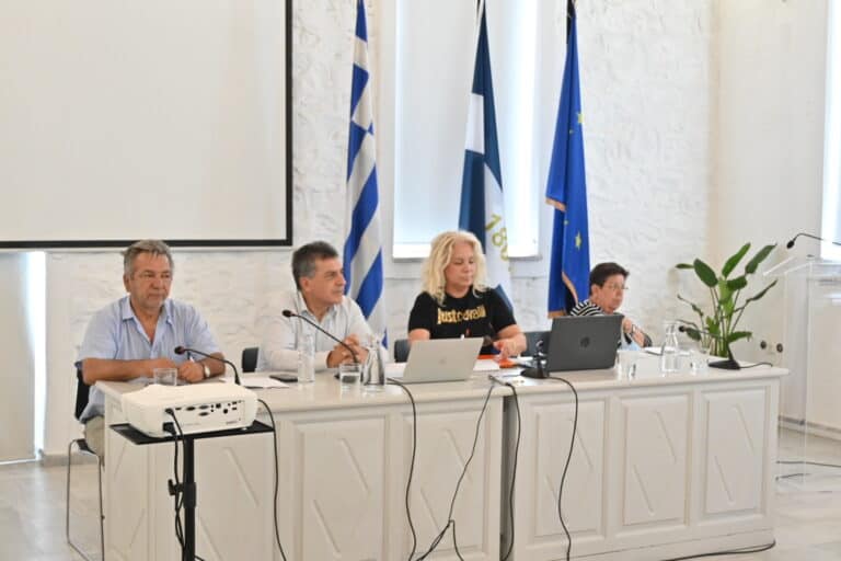 Σύσκεψη Δ. Κουρέτα με τους Δημάρχους Σποράδων στη Σκιάθο για έργα