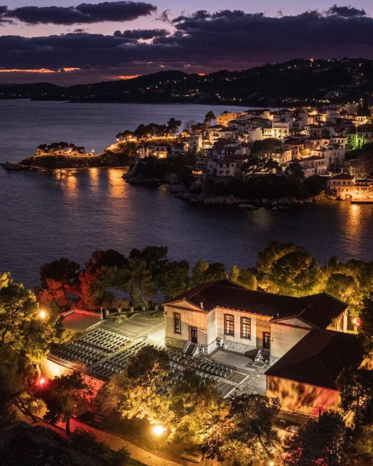 ΑΝΕΝΕΡΓΟ ΤΟ ΩΡΑΙΟΤΕΡΟ ΑΝΟΙΧΤΟ ΘΕΑΤΡΟ ΤΟΥ ΑΙΓΑΙΟΥ