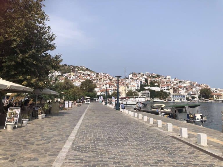 Στ.Περίσσης :Να μη μετατραπούν οι πλατείες των νησιών μας σε απαγορευμένες ζώνες