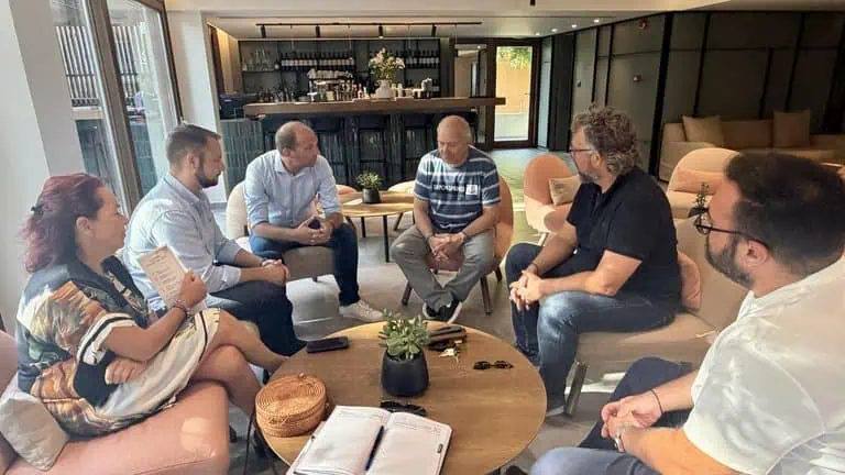 Συνάντηση εργασίας της ΔΗΜ.Τ.Ο. ΝΔ Σκιάθου και στελεχών της ΝΔ με τον Υφυπουργό Ναυτιλίας & Νησιωτικής Πολιτικής Στέφανο Γκίκα
