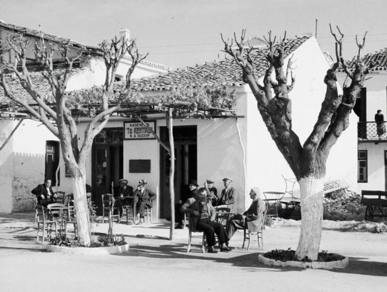ΓΙ’ ΑΥΤΟΥΣ ΠΟΥ ΜΕΝΟΥΝΕ ΚΑΙ ΠΕΡΙΜΕΝΟΥΝΕ…